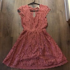 Short lace dress